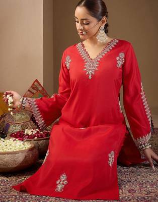 Women Ethnic Motifs Embroidered Regular Sequinned Kurta with Trousers 1