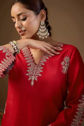 Women Ethnic Motifs Embroidered Regular Sequinned Kurta with Trousers