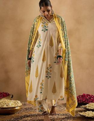 Floral Printed V-Neck Pure Cotton Straight Kurta With Trousers & Dupatta 4
