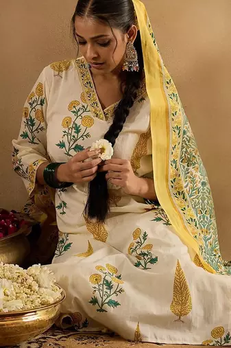 Floral Printed V-Neck Pure Cotton Straight Kurta With Trousers & Dupatta