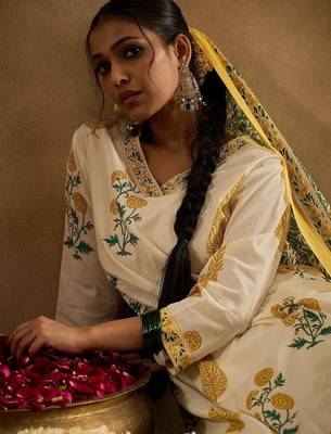 Floral Printed V-Neck Pure Cotton Straight Kurta With Trousers & Dupatta 7