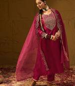 Women Floral Yoke Design Regular Kurta with Trousers & With Dupatta