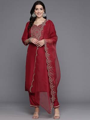 Women Floral Yoke Design Regular Kurta with Trousers & With Dupatta 2