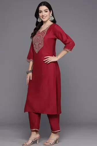 Women Floral Yoke Design Regular Kurta with Trousers & With Dupatta