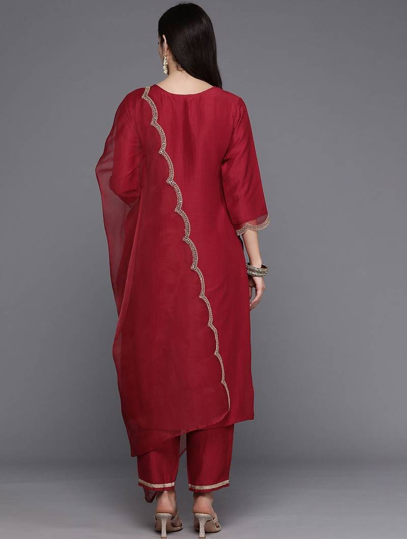 Women Floral Yoke Design Regular Kurta with Trousers & With Dupatta