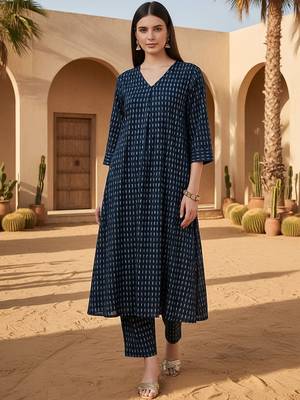 Women Printed Regular Pure Cotton Kurta with Trousers 1
