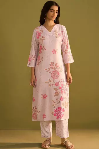 Women Floral Printed Regular Kurta with Trousers