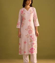 Women Floral Printed Regular Kurta with Trousers