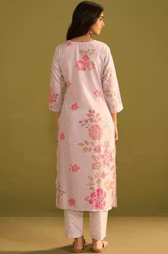 Women Floral Printed Regular Kurta with Trousers