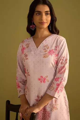 Women Floral Printed Regular Kurta with Trousers