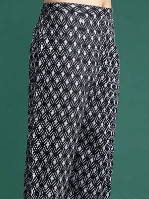 Ethnic Motifs Printed A-Line Pure Cotton Kurta with Trousers 3