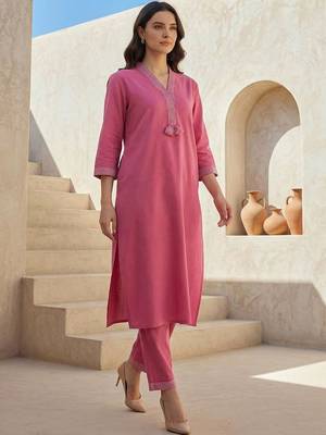 Women Regular Thread Work Kurta with Trousers 3