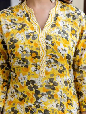 Floral Printed Mandarin Collar Pure Cotton Kurta With Trousers & Dupatta 3