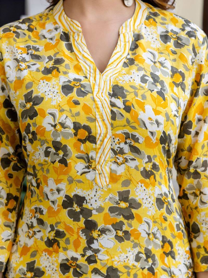 Floral Printed Mandarin Collar Pure Cotton Kurta With Trousers & Dupatta
