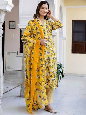 Floral Printed Mandarin Collar Pure Cotton Kurta With Trousers & Dupatta 6
