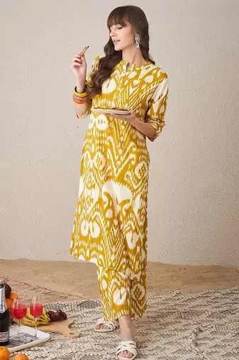 Ethnic Motifs Printed Mandarin Collar Straight Kurta With Palazzo