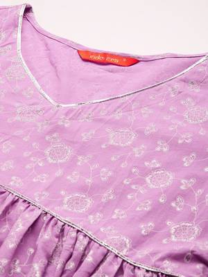Women Floral Printed Empire Gotta Patti Pure Cotton Kurta with Trousers 2