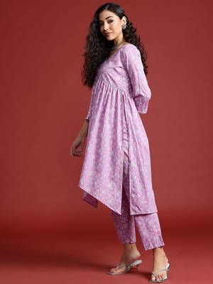 Women Floral Printed Empire Gotta Patti Pure Cotton Kurta with Trousers 5