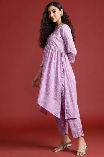 Women Floral Printed Empire Gotta Patti Pure Cotton Kurta with Trousers