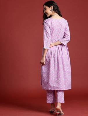 Women Floral Printed Empire Gotta Patti Pure Cotton Kurta with Trousers 6