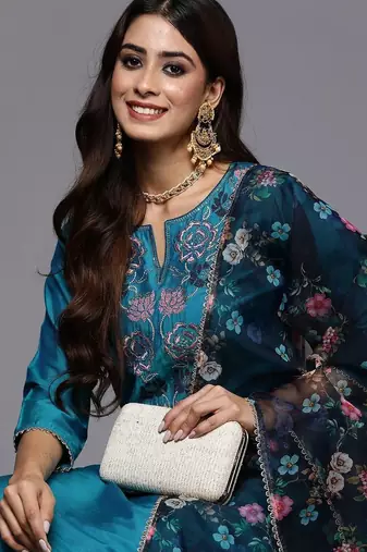Women Floral Embroidered Regular Thread Work Kurta with Trousers & With Dupatta