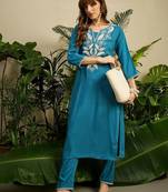 Women Ethnic Motifs Embroidered Thread Work Straight Kurta With Trousers