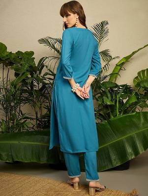 Women Ethnic Motifs Embroidered Thread Work Straight Kurta With Trousers 4