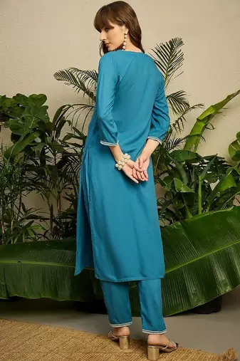Women Ethnic Motifs Embroidered Thread Work Straight Kurta With Trousers