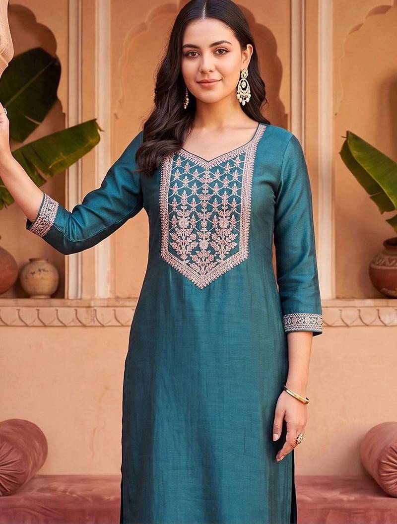Women Ethnic Motifs Embroidered Regular Thread Work Liva Kurta with Trousers