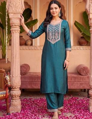 Women Ethnic Motifs Embroidered Regular Thread Work Liva Kurta with Trousers 6