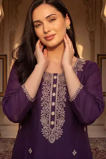 Women Ethnic Motifs Embroidered Regular Thread Work Kurta with Trousers & With Dupatta