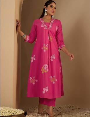 Women Floral Printed Cotton A-Line Kurta with Trousers 1