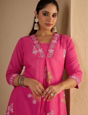 Women Floral Printed Cotton A-Line Kurta with Trousers 2
