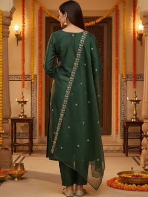 Women Ethnic Motifs Embroidered Regular Thread Work Kurta with Trousers & With Dupatta 4