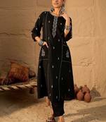 Women Ethnic Motifs Embroidered Regular Thread Work Pure Cotton Kurta with Trousers