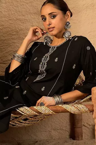 Women Ethnic Motifs Embroidered Regular Thread Work Pure Cotton Kurta with Trousers