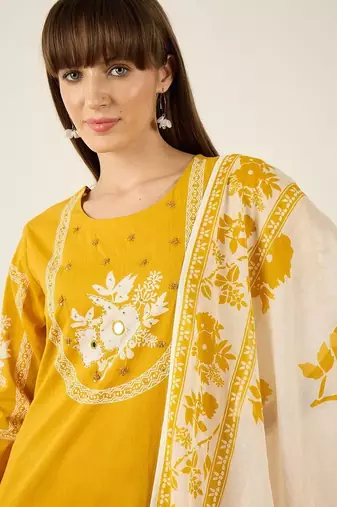 Women Floral Printed Regular Mirror Work Pure Cotton Kurta with Trousers & With Dupatta