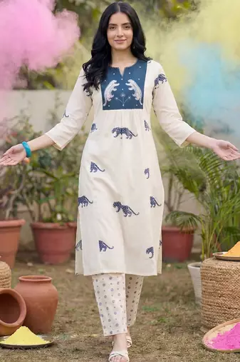 Women Animal Printed Empire Pure Cotton Kurta with Trousers