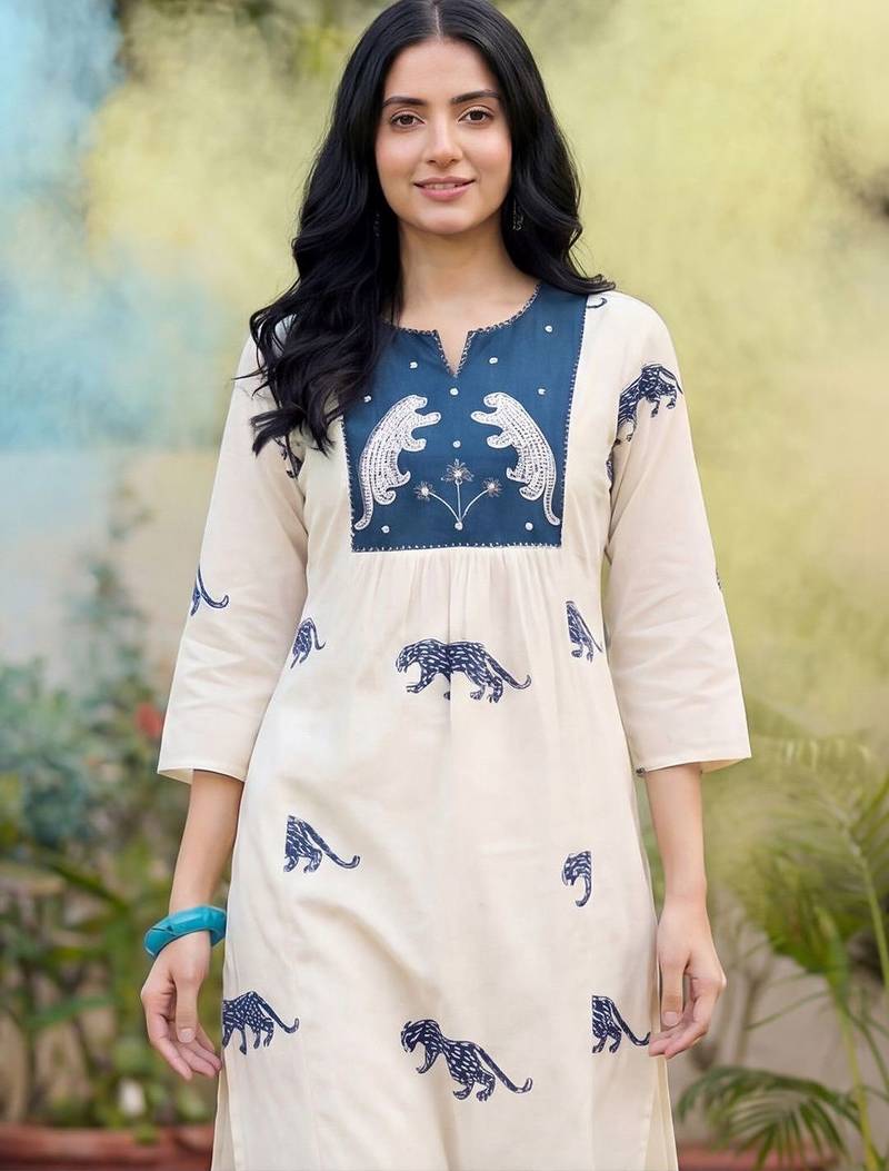 Women Animal Printed Empire Pure Cotton Kurta with Trousers