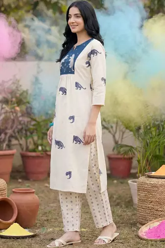 Women Animal Printed Empire Pure Cotton Kurta with Trousers