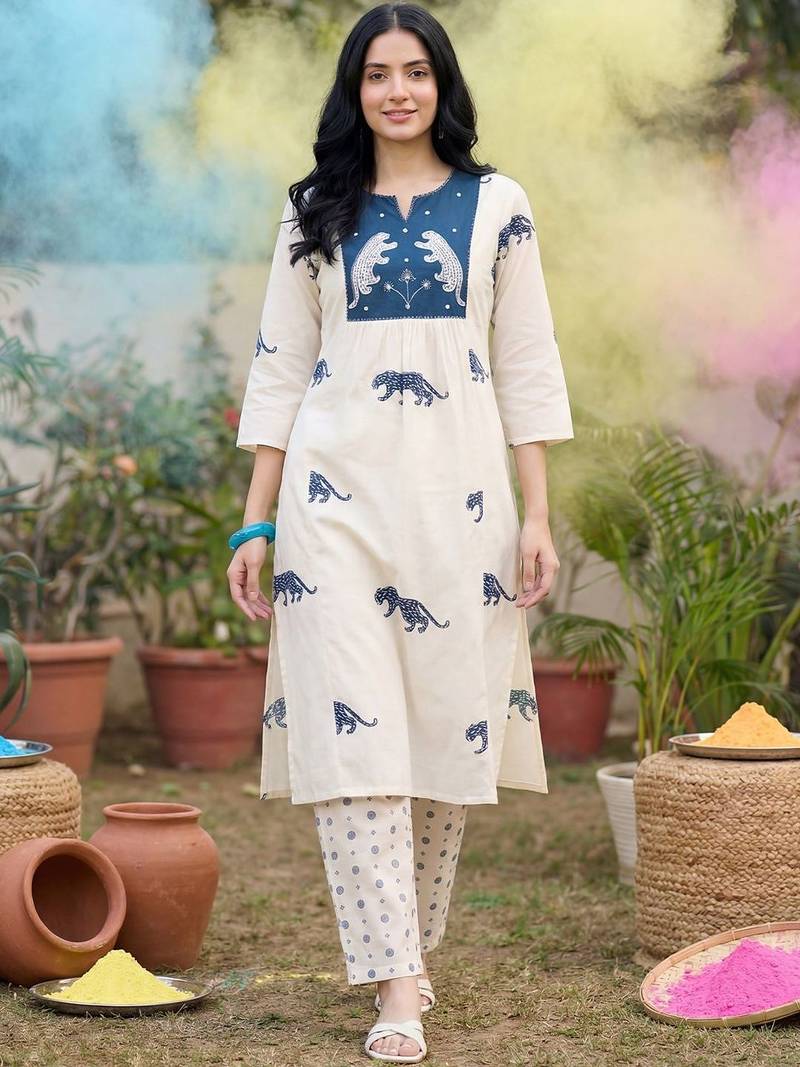 Women Animal Printed Empire Pure Cotton Kurta with Trousers