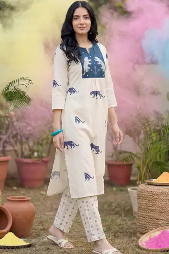 Women Animal Printed Empire Pure Cotton Kurta with Trousers