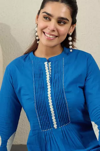 Women Printed Pleated Pure Cotton Kurta with Trousers
