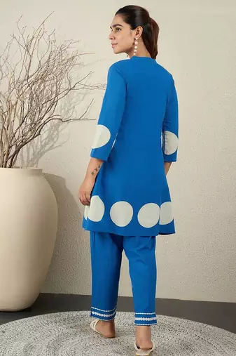Women Printed Pleated Pure Cotton Kurta with Trousers