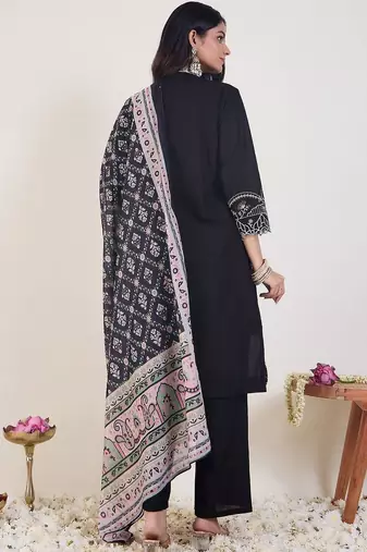 Floral Embroidered Thread Work Pure Cotton Kurta With Trousers & Dupatta