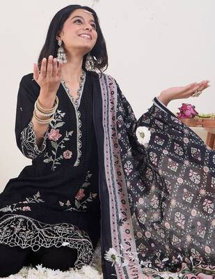Floral Embroidered Thread Work Pure Cotton Kurta With Trousers & Dupatta 6
