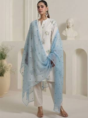 Women Floral Embroidered Regular Thread Work Pure Cotton Kurta with Trousers & With Dupatta 2
