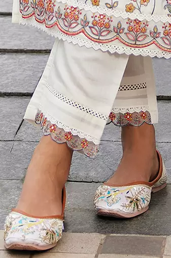 Women Ethnic Motifs Embroidered Regular Thread Work Kurta with Trousers & With Dupatta