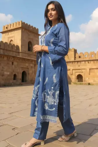 Ethnic Motifs Embroidered Thread Work Pure Cotton Kurta With Trousers & Dupatta
