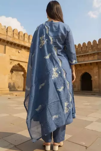 Ethnic Motifs Embroidered Thread Work Pure Cotton Kurta With Trousers & Dupatta